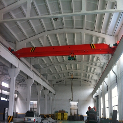 LXG型電動懸掛過軌起重機(jī)安裝完成